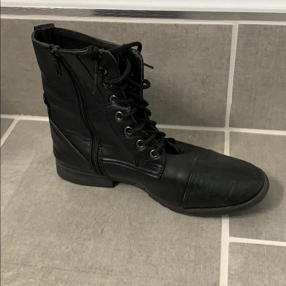 Women’s lace up/zip combat boots